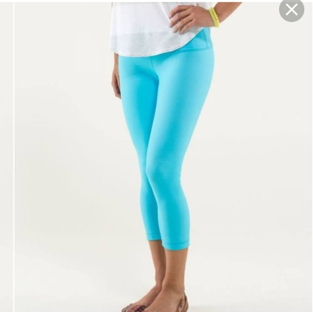 Lululemon size 6 wunder unders